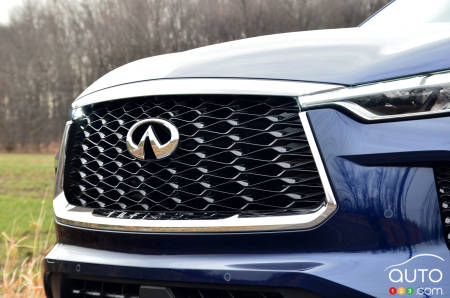 2022 Infiniti QX60, front grille